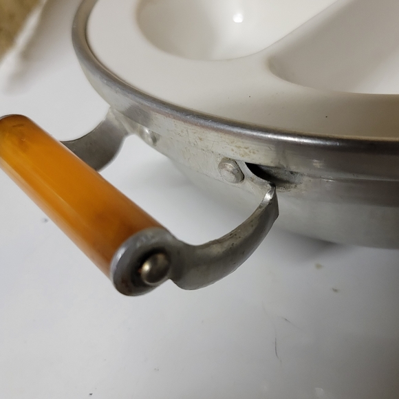 Vtg Metal and Pottery 30s Child's Warmer Sectioned Dish Mary had a Little Lamb - Picture 4 of 4